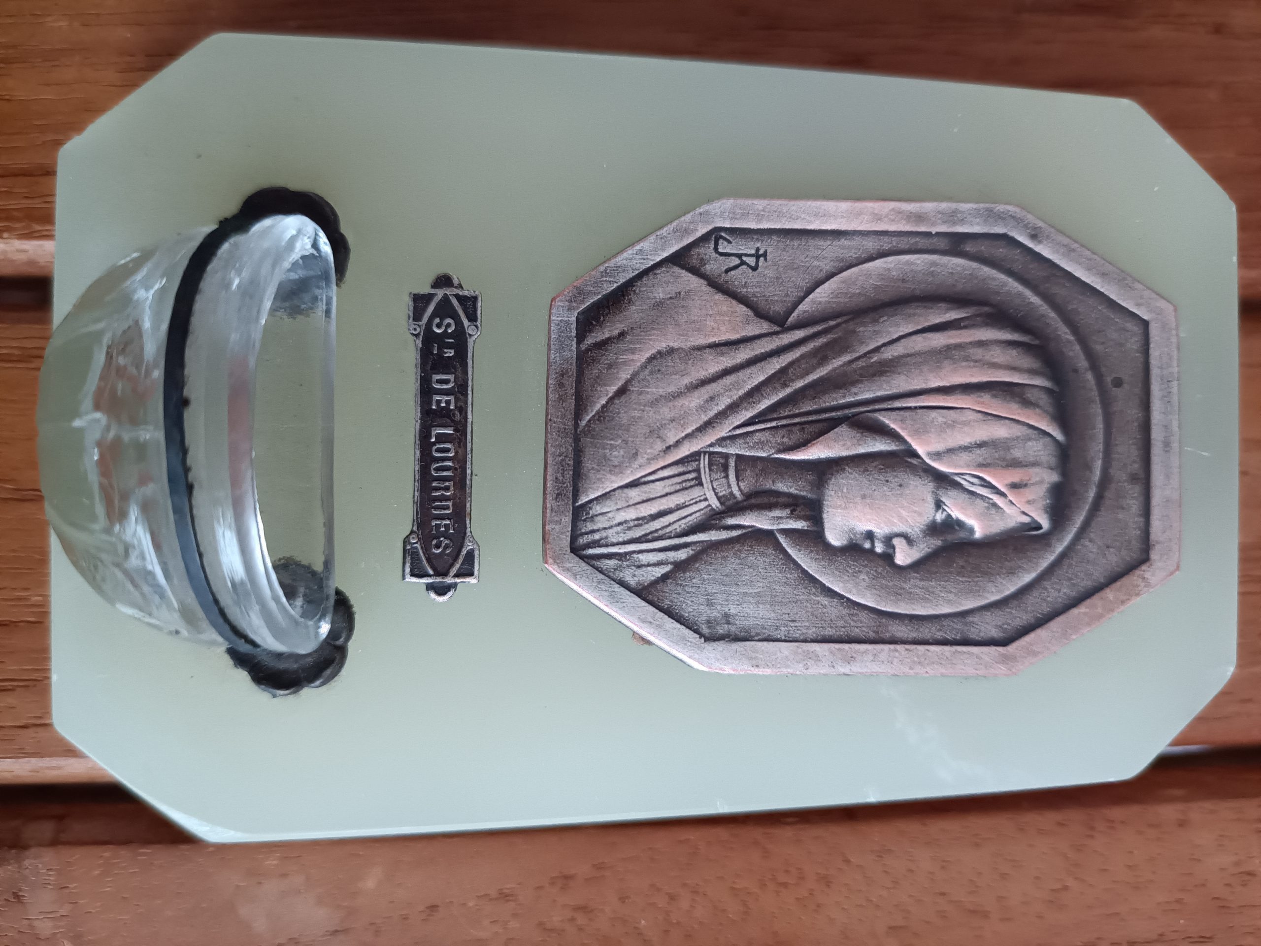 Souvenir de Lourdes mini bénitier ancien décoration religieuse pierre verte – Image 4